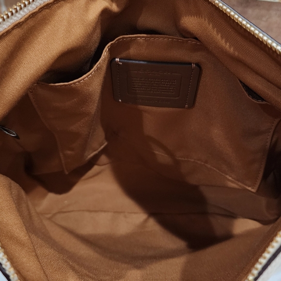 Coach Cream Shoulder Bag with Gold Accents - Picture 13 of 16